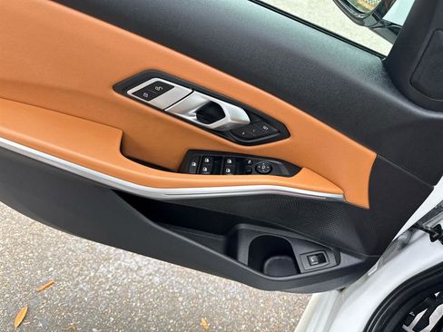 Used 2023 BMW 330i Sedan w/ M Sport Package image 17