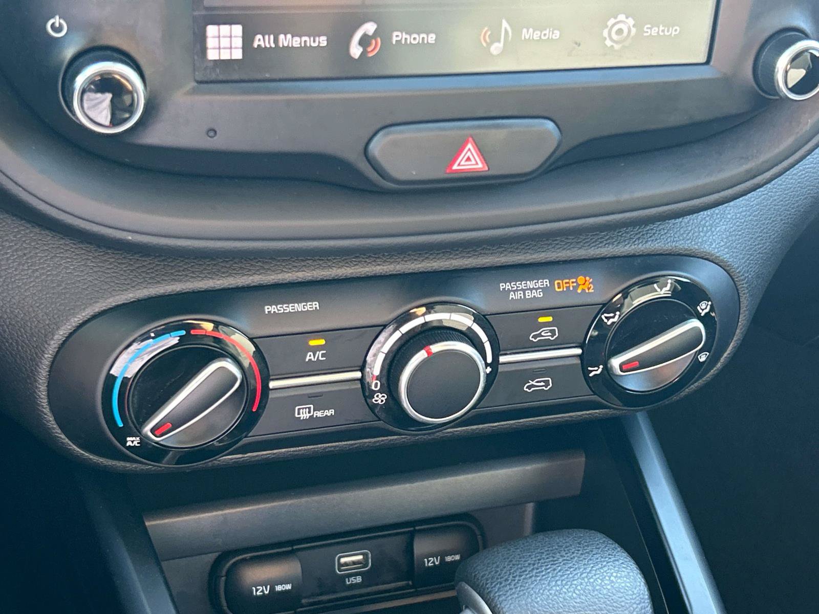 Used 2025 Kia Soul LX w/ LX Technology Package FWD image 29