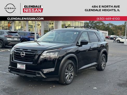 Certified 2023 Nissan Pathfinder SV w/ Black Appearance Package image 1