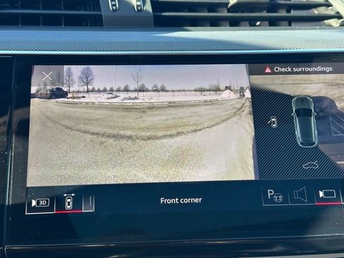 Used 2024 Audi Q8 e-tron Prestige image 29