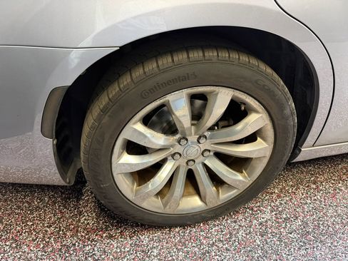 Used 2018 Chrysler 300 Limited RWD image 40