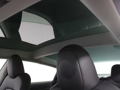 Used 2023 Tesla Model 3 Standard Range RWD image 9