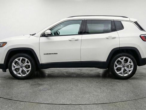 Used 2025 Jeep Compass Latitude image 5