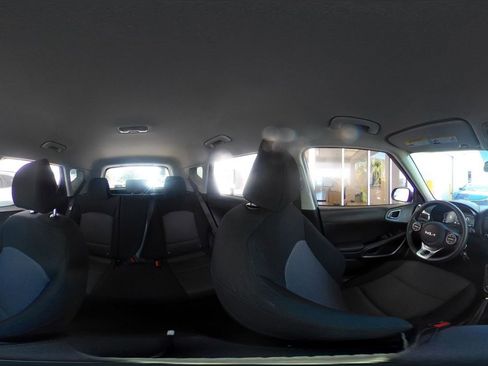 Used 2025 Kia Soul LX w/ LX Technology Package FWD image 42