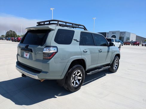 Used 2023 Toyota 4Runner TRD Off-Road Premium w/ Off Road Premium Plus Package AWD/4WD image 7