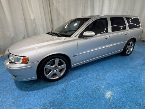 Used 2005 Volvo V70 R image 13