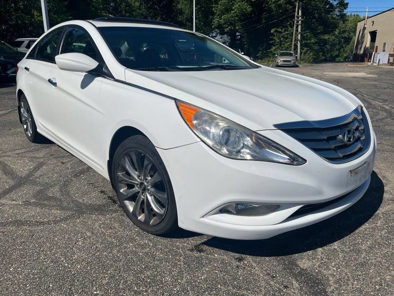 Used 2012 Hyundai Sonata SE w/ Navigation & Sunroof Pkg FWD image 3