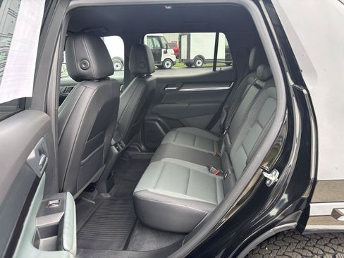 Used 2026 GMC Terrain AT4 w/ LPO, Black Badging Package AWD/4WD image 10