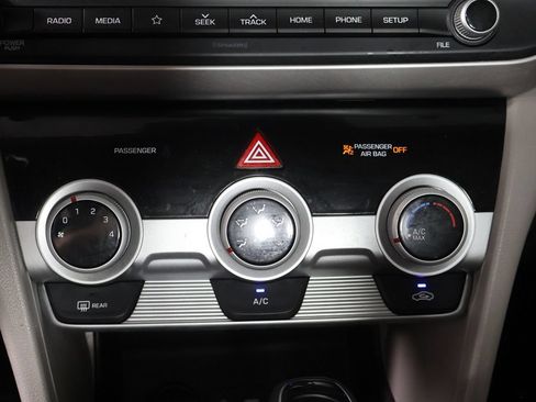 Used 2019 Hyundai Elantra SEL FWD image 37
