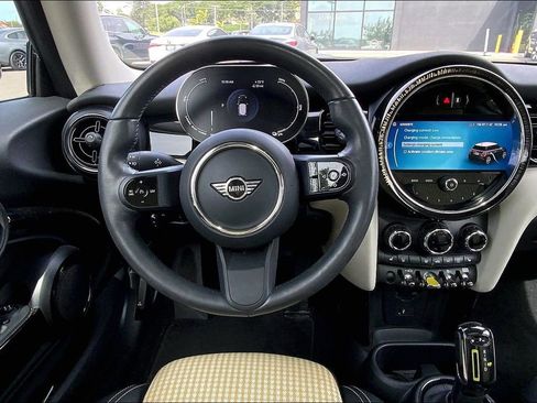 Certified 2022 MINI Cooper SE image 6