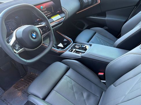 Used 2025 BMW X3 xDrive30i w/ Premium Package image 11