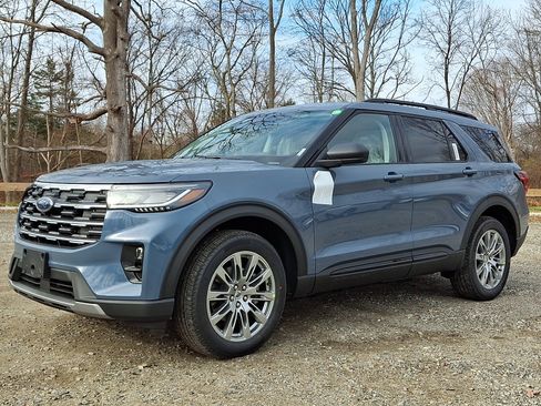 New 2026 Ford Explorer Active w/ Active Comfort Package AWD/4WD image 2