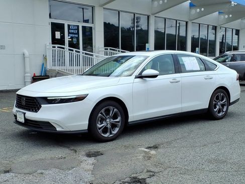 Used 2023 Honda Accord EX image 3