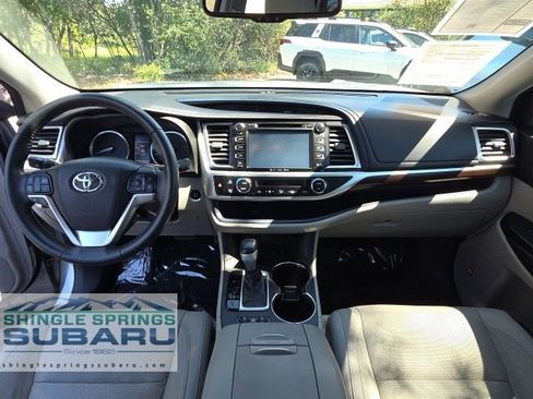 Used 2016 Toyota Highlander Limited AWD/4WD image 30