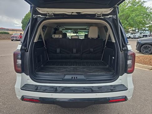 Used 2024 Ford Expedition Max Platinum AWD/4WD image 10