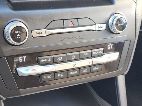 Used 2020 Ford Explorer XLT w/ Equipment Group 202A image 24