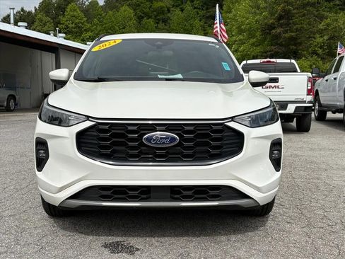 Used 2024 Ford Escape ST-Line Select AWD/4WD image 2