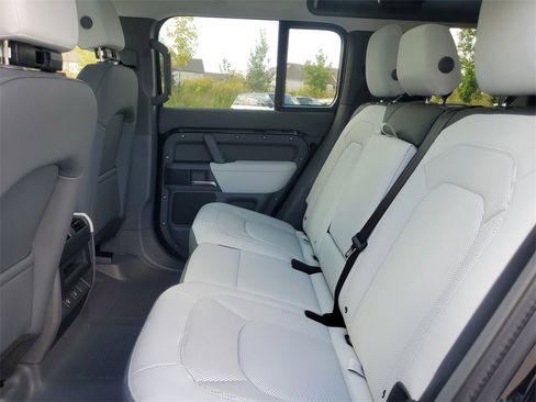 New 2025 Land Rover Defender 110 S image 29