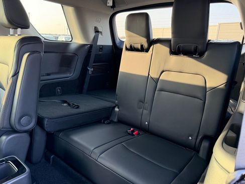 New 2026 Nissan Pathfinder SL image 15