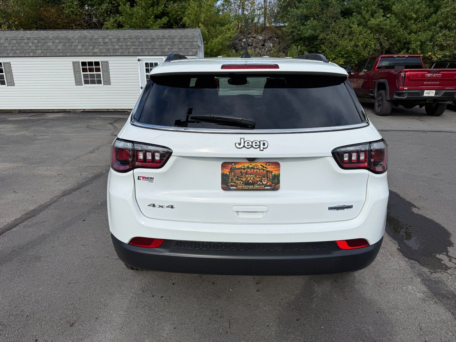 Used 2025 Jeep Compass Latitude AWD/4WD image 4