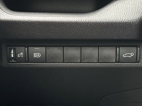 Used 2025 Toyota RAV4 XLE Premium image 20