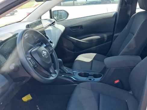 Used 2025 Toyota Corolla LE FWD image 5