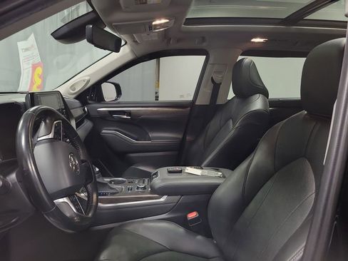 Used 2020 Toyota Highlander Limited AWD/4WD image 12