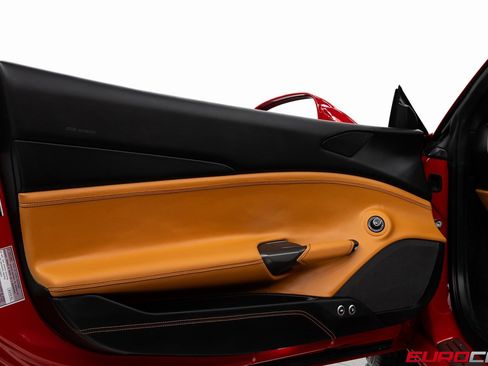 Used 2017 Ferrari 488 Spider *CARBON INTERIOR * IMMACULATE image 27