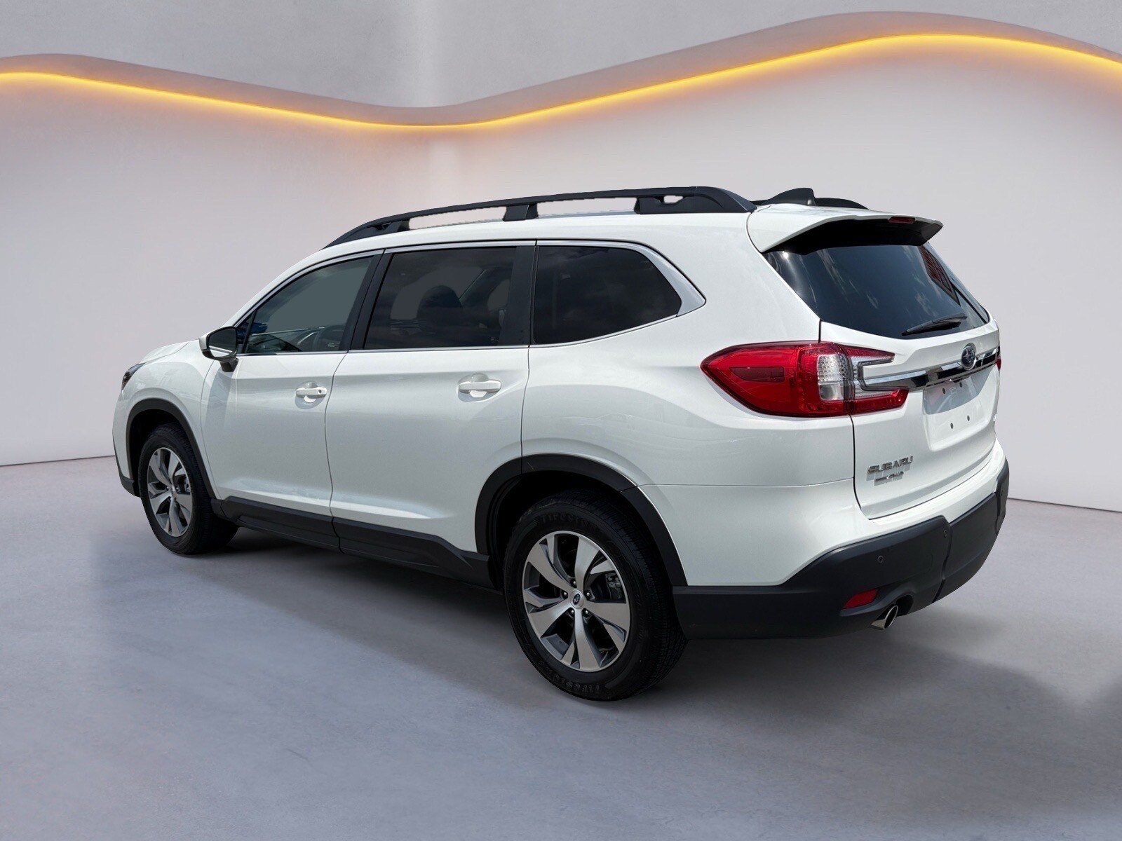 Used 2025 Subaru Ascent Premium AWD/4WD image 5