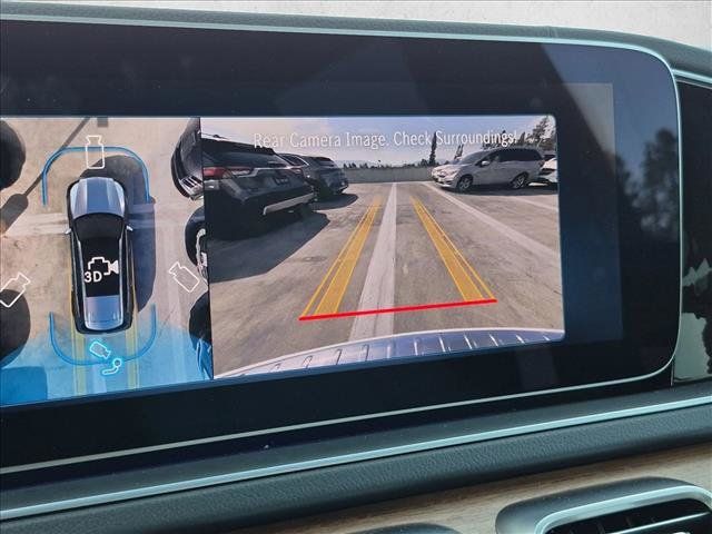 Used 2025 Mercedes-Benz GLS 450 4MATIC image 9