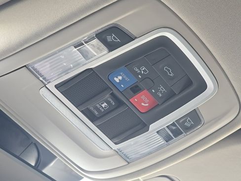 Certified 2022 RAM 1500 Laramie image 38