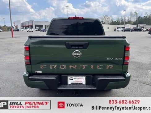 Used 2024 Nissan Frontier SV image 4