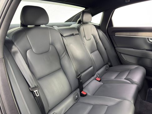 Used 2024 Volvo S90 T8 Ultimate image 39