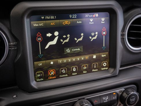 Used 2022 Jeep Gladiator Overland w/ Popular Equipment Package AWD/4WD image 17