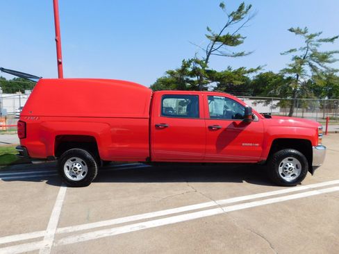 Used 2019 Chevrolet Silverado 2500 W/T AWD/4WD image 2