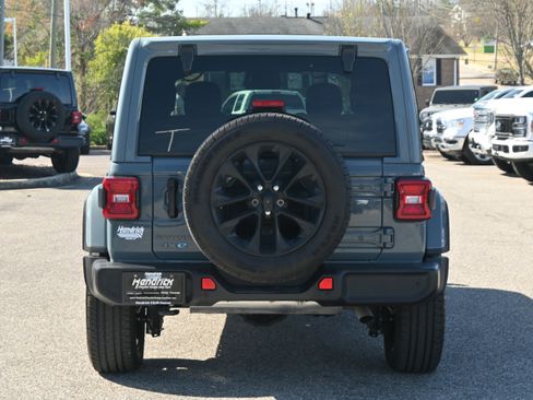 Used 2025 Jeep Wrangler Sahara w/ Safety Group image 13