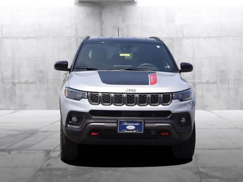 Used 2024 Jeep Compass Trailhawk AWD/4WD image 4