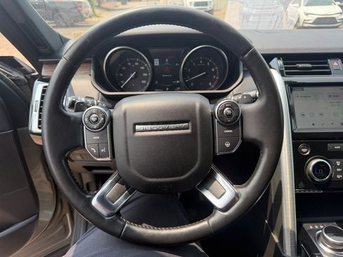 Used 2017 Land Rover Discovery HSE Luxury AWD/4WD image 9