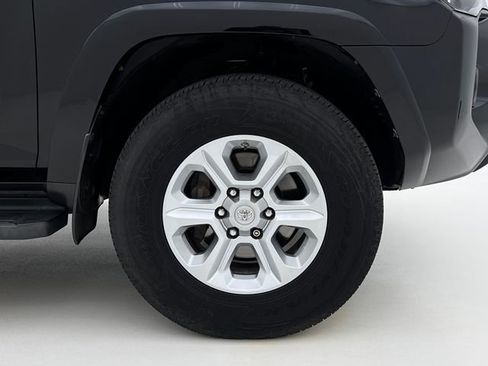 Used 2018 Toyota 4Runner SR5 Premium AWD/4WD image 29