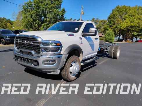 New 2026 RAM 5500 Tradesman w/ Chrome Appearance Group image 1