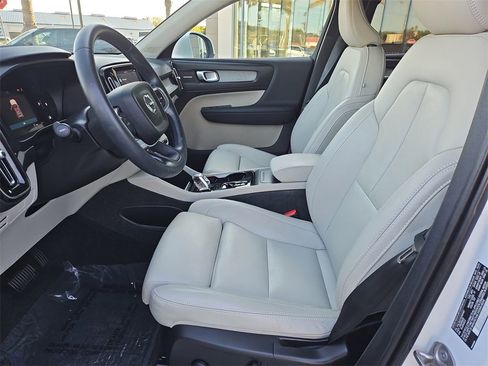 Used 2025 Volvo XC40 B5 Ultra w/ Protection Package Premier image 26