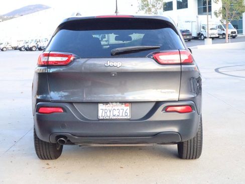 Used 2016 Jeep Cherokee Latitude w/ Comfort & Sound Group image 4