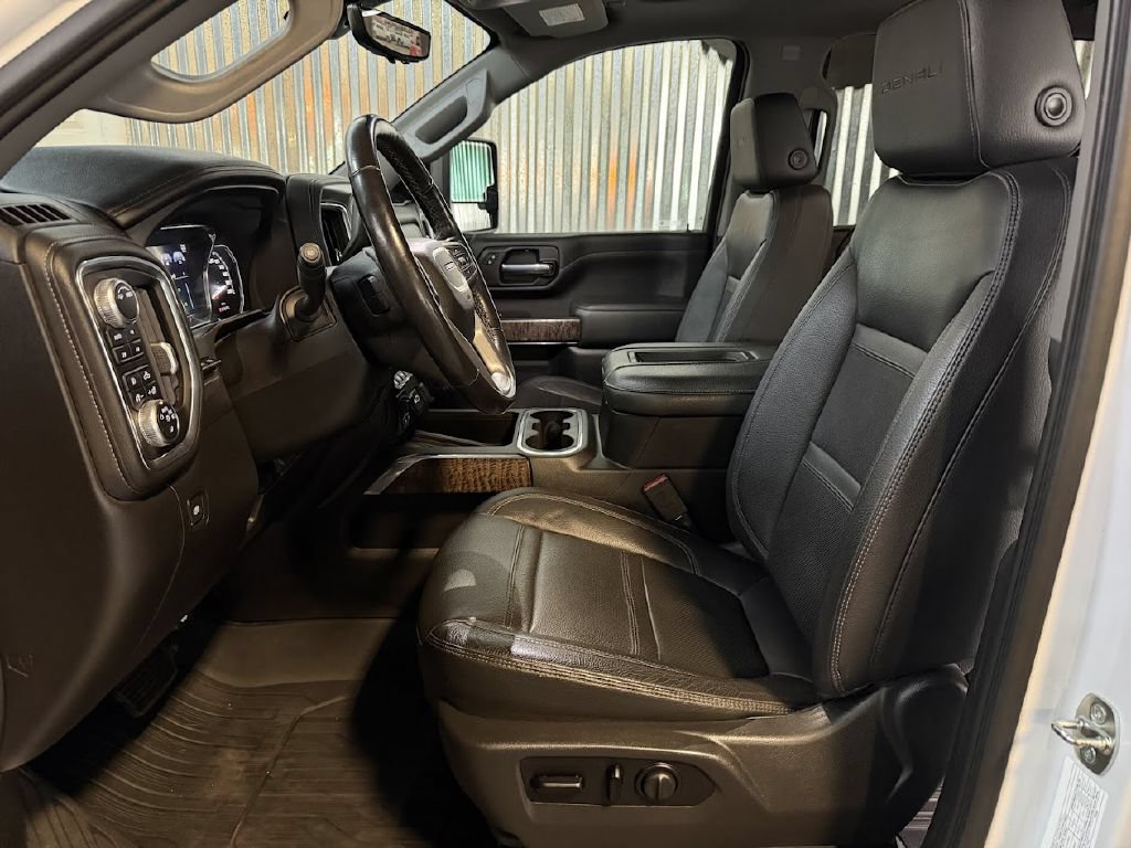Used 2021 GMC Sierra 3500 Denali w/ Denali Ultimate Package AWD/4WD image 12
