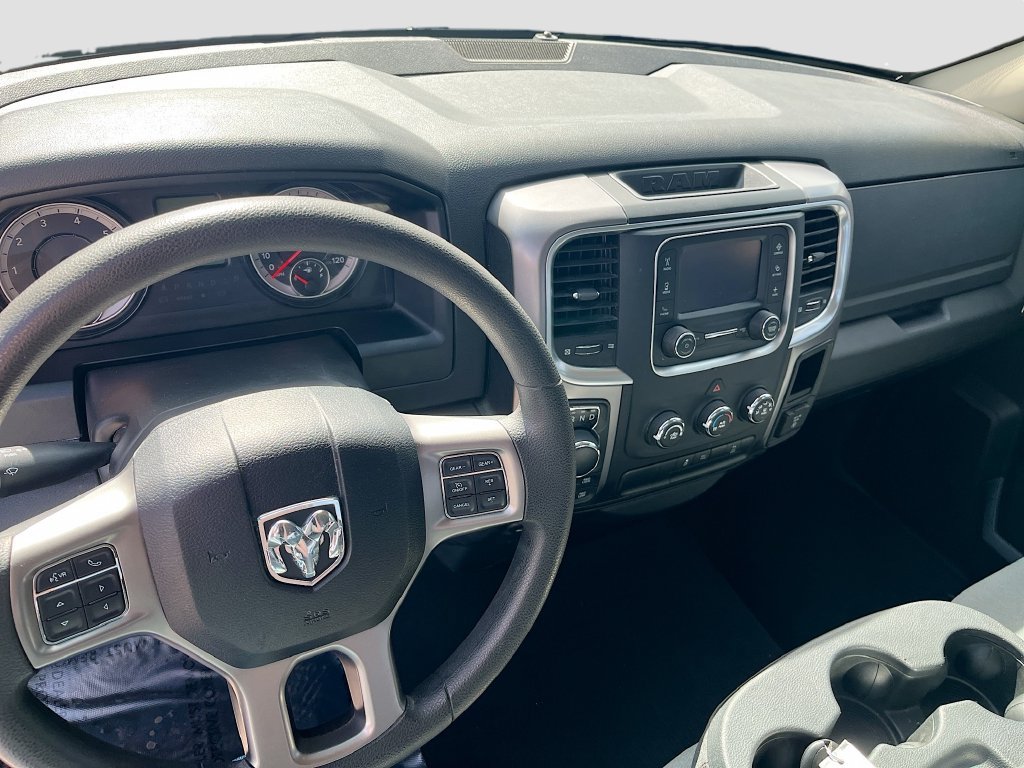 Used 2022 RAM 1500 Classic SLT AWD/4WD image 9