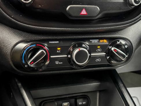 Used 2020 Kia Soul GT-Line FWD image 27