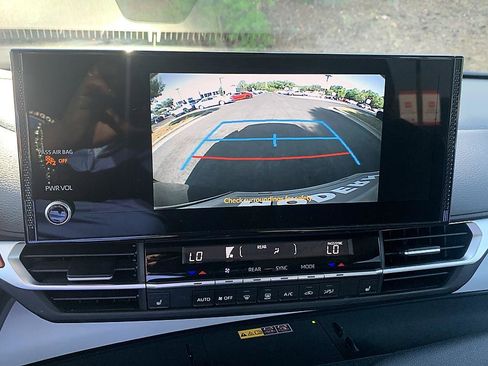 Certified 2025 Toyota Sienna XLE FWD image 14