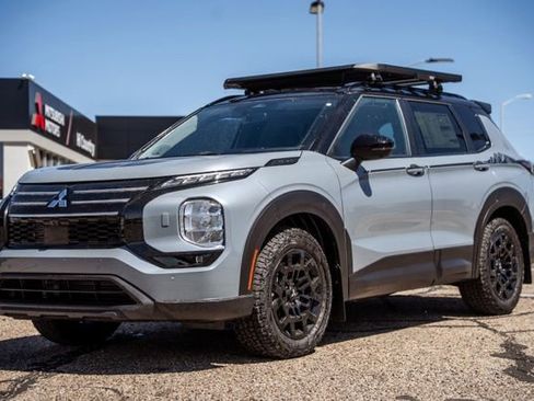New 2026 Mitsubishi Outlander AWD image 1