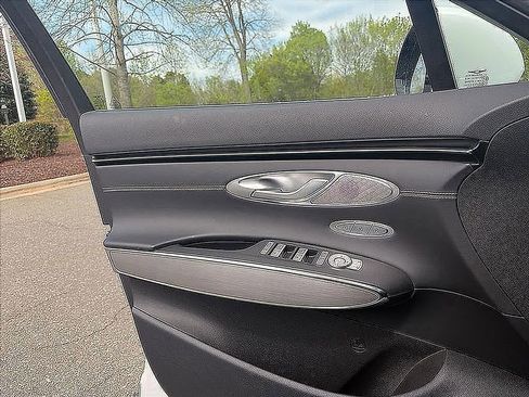Certified 2026 Genesis GV70 2.5T Select AWD/4WD image 14