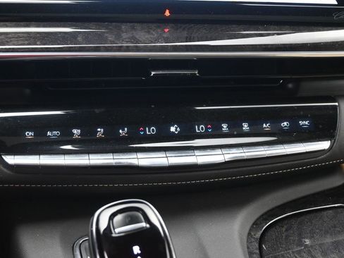 Used 2023 Cadillac Escalade ESV Premium Luxury image 20