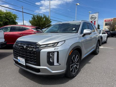 Used 2023 Hyundai Palisade SEL w/ Cargo Package AWD/4WD image 2